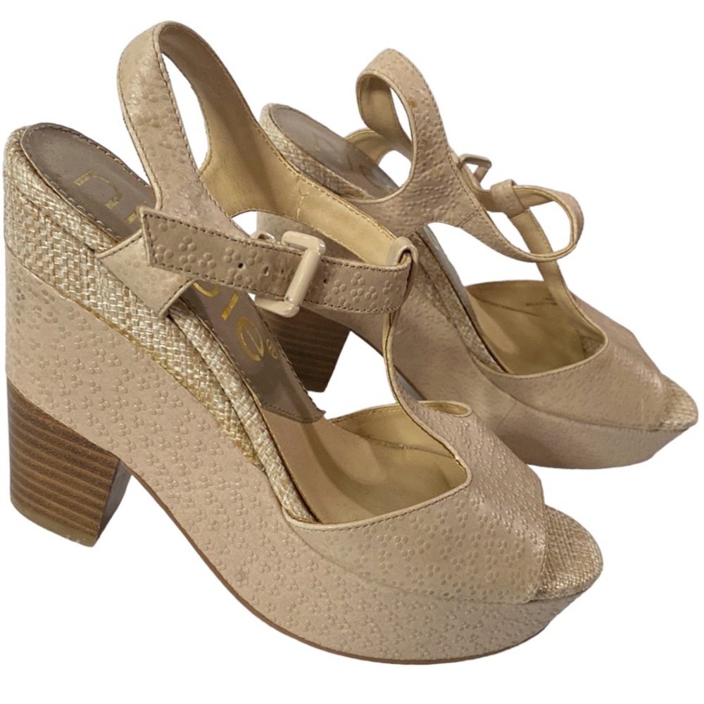 Nicole Gerry tan t-strap ankle strap platform heel sandals size 7.5